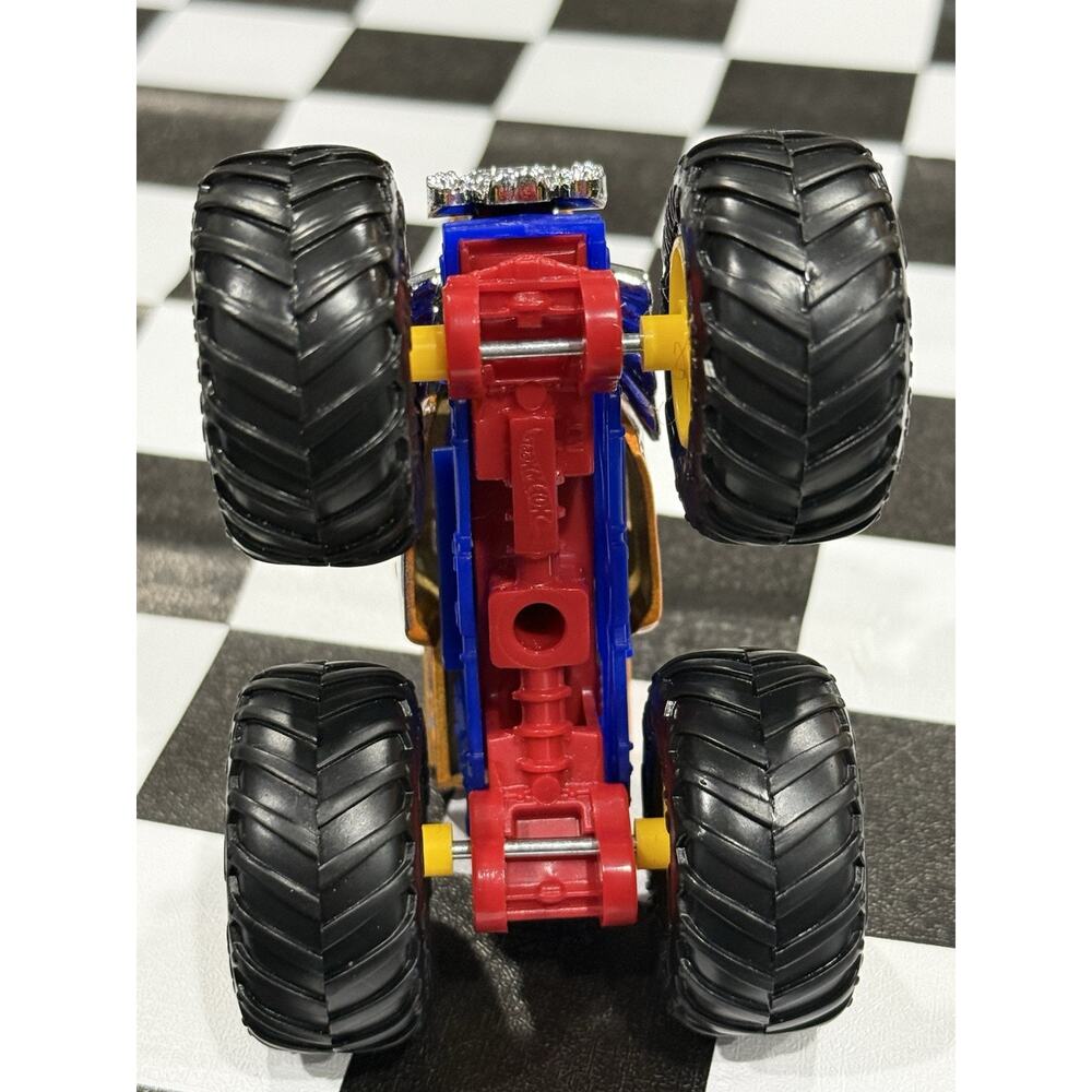 Hot Wheels Monster Trucks BONE SHAKER 1:64 Comic Book Crashers 2022 Loose - Picture 6 of 6